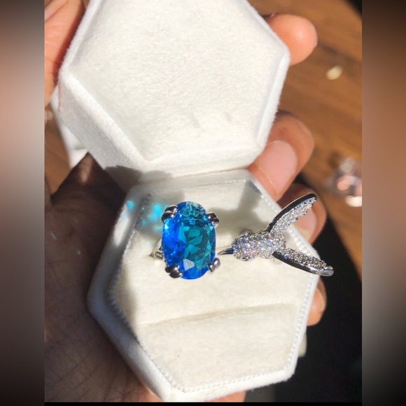 Gorgeous 925 stamped humming bird ring with Swarovski elements - Picture 1 of 11